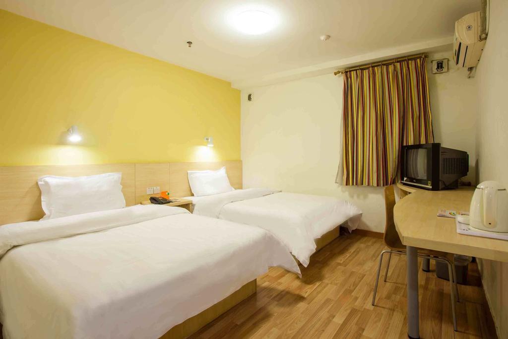 7Days Inn Kunming East Station Juhua Overpass Room photo